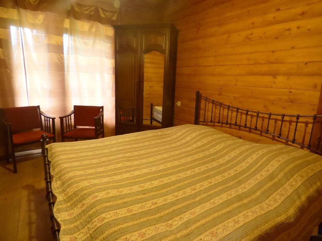 Hotel Hatsvali Местия Стая снимка