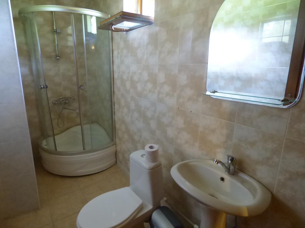 Hotel Hatsvali Местия Стая снимка