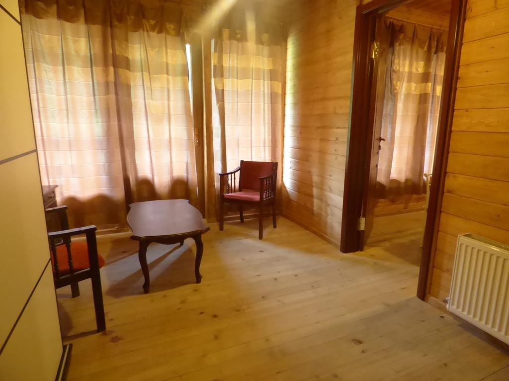 Hotel Hatsvali Местия Стая снимка